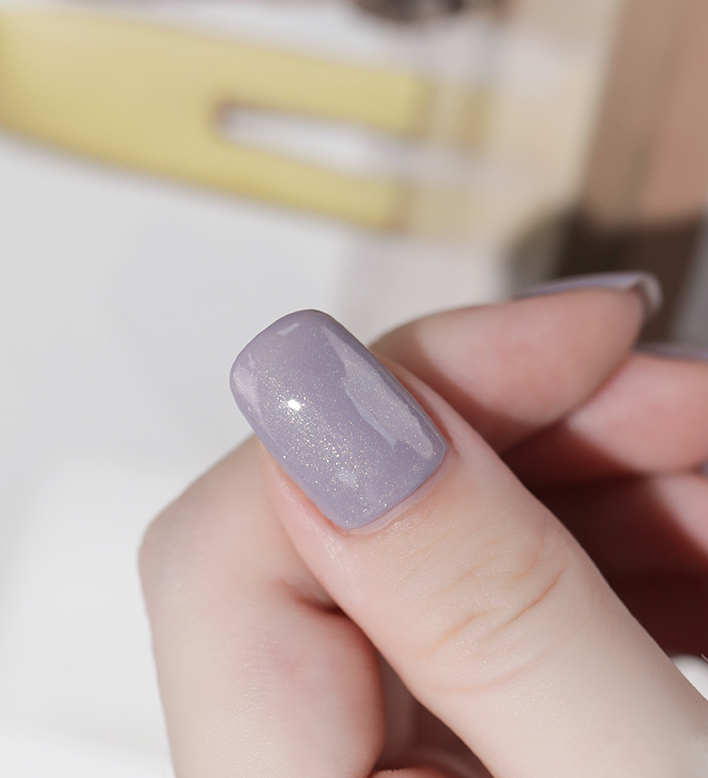 Ntuj xiav gel ntsia thawv polish